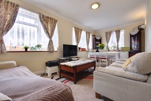 Lounge Diner- click for photo gallery